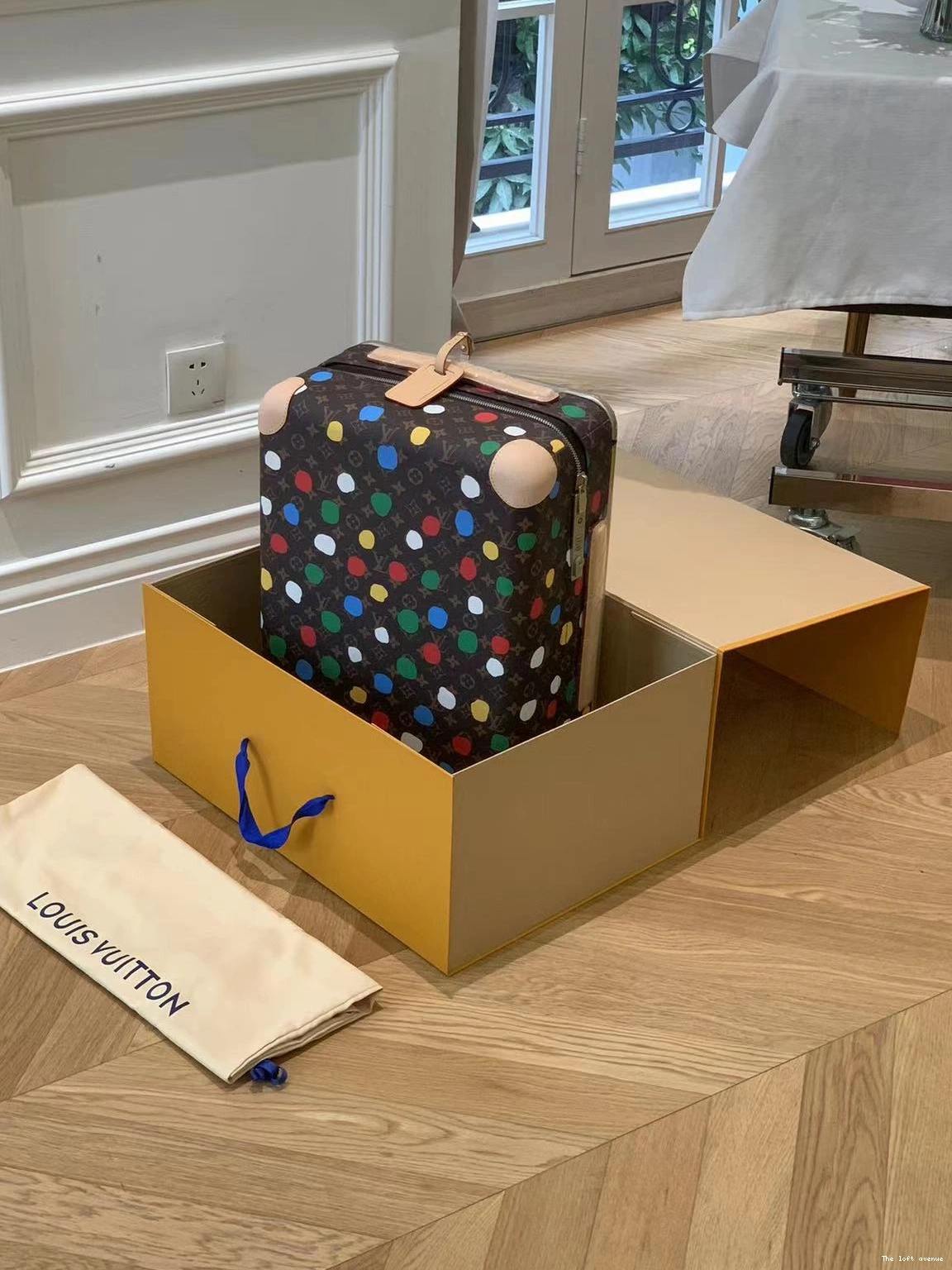 YAYOI 37L POLKADOT CUSTOM SUITCASE HORIZON 55 CABIN 0822